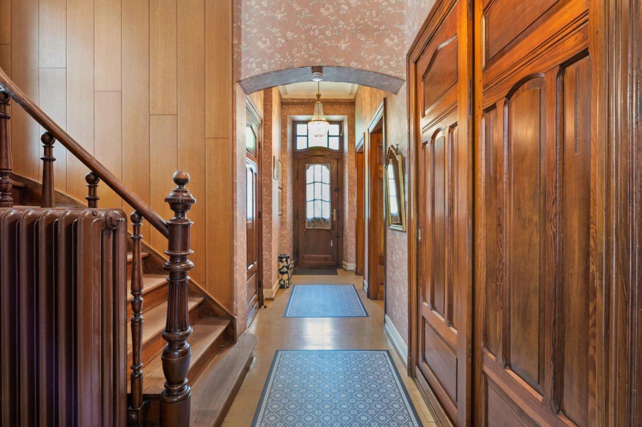 Baroque Style Townhome W Garden & Parking Id101 Ferienhaus *